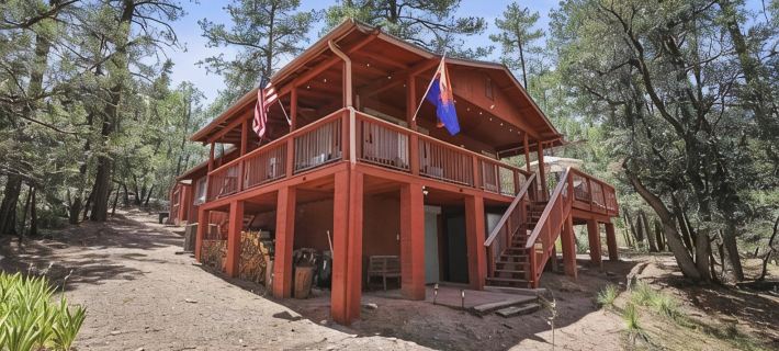 Welcome to Red Pine Retreat, your mountain getaway! Hotels in Pine