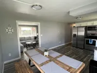COVE DISTRICT HOUSE WITH VIEW OF CEDAR POINT - บังกะโล