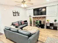 Spacious 3Br/2BA Home-Fast WiFi, Smart TVs,Free Netflix,Furnished Patio- Pets OK - Wifi