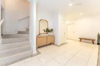 Modern Pool - Spa - Huge Game Room - Sleeps 36 - 4-Star