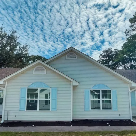 Turtle's Nest-Free BEACH pass! 2 King bedrooms, Golf/Fish, Walk to restaurants!