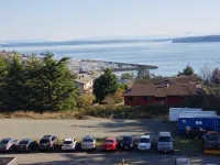 Manresa Castle - parking