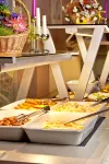 Saint George Hotel & Medical Spa - 早餐