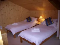 Superb Detached 4 Bedroom Family Chalet. Perfect for Winter and Summer. -  Habitaciones en casas particulares