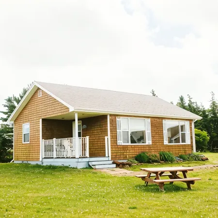 Unit 3 - Bay view cottage, near coffee shops, restaurants and beach