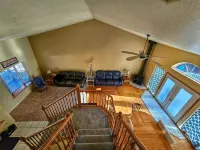 The Peaceful Escape: hiking, fishing, snow skiing. Sleeps 12 - Wifi