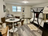 Brand New Condo! Sleeps 6, Full kitchen, Walk to Beach/Town, Pools, Grill, Yard - Homestays