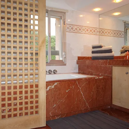Apartment with pool, 300m beaches Tahiti, Moorea, Ramatuelle, St-Tropez. Hotels in Ramatuelle