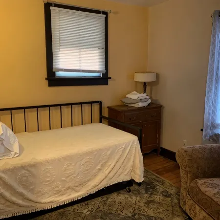 Periwinkle Palace relax close to downtown