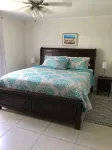 Beautiful gated spacious condo 5 minute walk to beach, restaurants and Hip Strip - 레지던스
