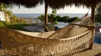 Small Hideaway on a Romantic small Private Beach with Exquisite Views. - palestra