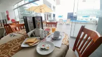 Libertad Hotel - breakfast