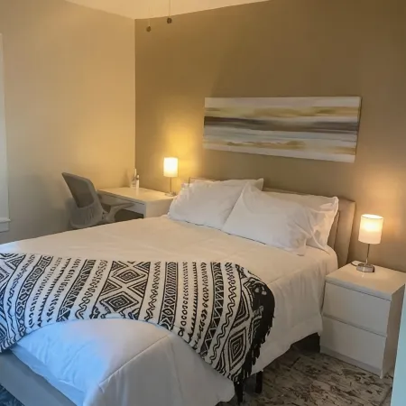 5 Bedroom with Parking for Families and Groups.