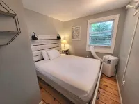 MINI PALACE @ MYSTIC SEAPORT & AQUARIUM: 5 QUEEN BEDS 1 BUNK BED - 2-Sterne