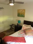 Cozy and relaxing, Modern Creekside, Trailside, Waterfront  Cottage, fiber Wifi - 3-Star