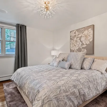 BRIGHT, Renovated, In the Heart of Aspen Walkable