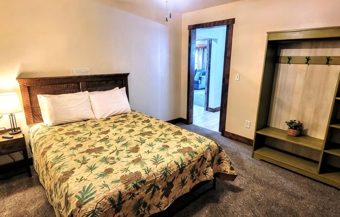 Lynnhurst Resort-Private cabin on Kentucky Lake with Hot Tub