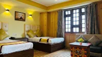 Udaan Tashi Gakhil Resort - balcony