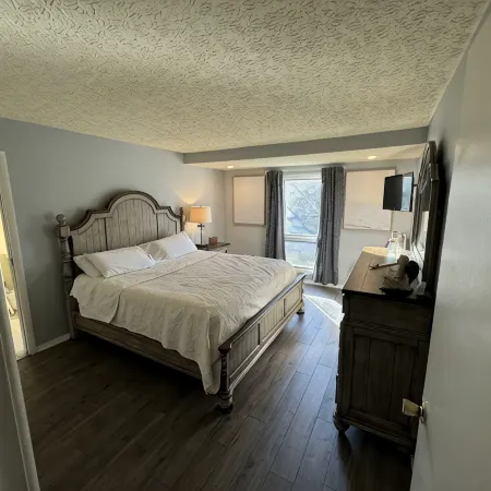 Bird House on 7th FairwayUpdated Lake Cumberland Condo - Woodson Bend Resort