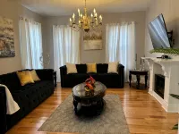 Spacious 3Br Home - Sleeps 10 - Perfect for Families & Groups. - 4성급