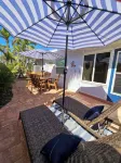 Heated Pool, Bikes, Kayaks, Sups, Outdoor Tiki Bar with TV Corn Hole Court - Wifi