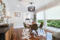 Evangeline House! Beautifully remodeled & Super Close to Downtown - 부티크