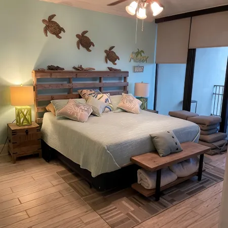 Family Friendly Beautiful Beach Front Unit!