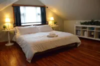 Charming Oasis in the Heart of Historic Downtown - WiFi