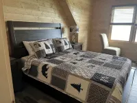 Wow! Look @ That View! Sleeps 7, cabin with AC, Wifi, lots of games. - Alphydda