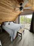 Island Beach Barn - charming vacation house with bay/dock and beach access - 부티크