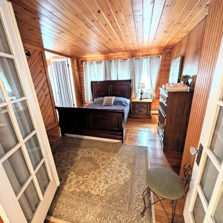 ⭐ Spacious and Bright , Very Close to Beach! ⭐