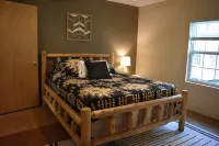 Peaceful cabin steps away from the creek, convenient access to ATV trails! - Chalets