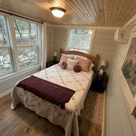 Cozy Country Cottage; Family RetreatJust Minutes from Circle T Arena