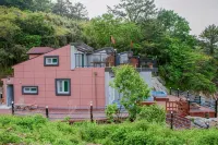 Yeosu the Pogeun Pension - Pet friendly