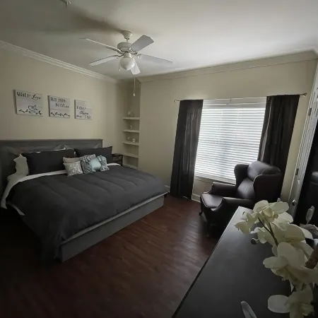Park Ave Condo close to OWA and Alabama Beaches