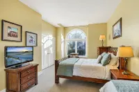 South Sandpoint Estate: Pool, Covered Spa, Theater & Walk to Downtown - Pools