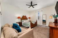 Luxury Barnhouse with 🔥HEATED🔥 Pool - Alphydda