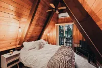 NEW ! Majestic A-Frame on 5 acres! - Chalets