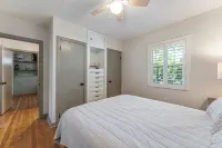 Spacious 1 block to Downtown Mt. Dora "The Brick Haven" with Garage Gameroom!! - Homestays