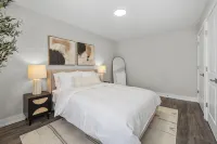 Spacious and Newly Renovated 1Br Next to the Beach - 4-Star
