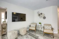 Modern, Fully Renovated 4 Bedroom House Hotels in Summerlin-Northwest Las Vegas