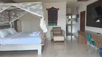 Toba Village Inn - parking