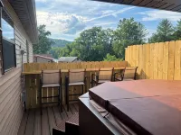 Stay, play and relax in Ohiopyle, PA, Hot tub, Pool table, GAP, Arcade Game - 3-Star