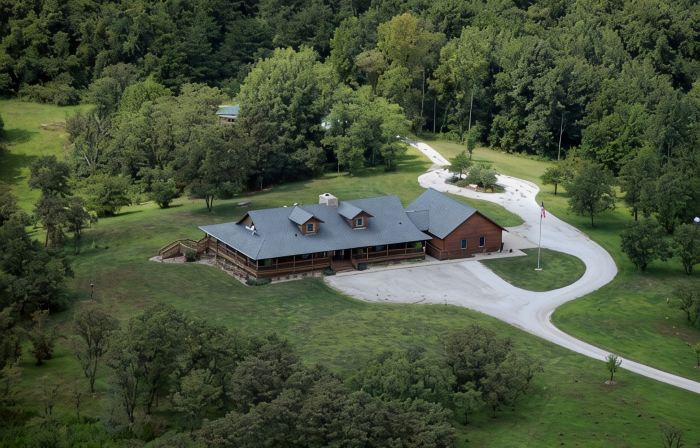Hocking Hills Lodge - Maximum 16-Adults w/Children is 20-Guests