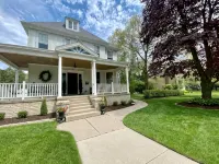 LUXE Manor with Modern, Elegant Vibes - 4 estrellas