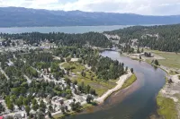 Leisure Time Getaway: Walk to the River, Pets OK - Wifi