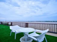 Hotel Aviral Ganga Hotels near Chaukhandi Stupa