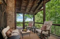 Luxury Mountain Cabin Near Asheville/Spectacular Views/Private Hiking Trails - 샬레 호텔