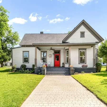 Spacious 4-bedroom w/ full en suite baths -  1/2 mile from Covington Square!
