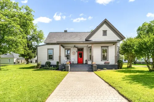 Spacious 4-bedroom w/ full en suite baths -  1/2 mile from Covington Square! - 4-Star